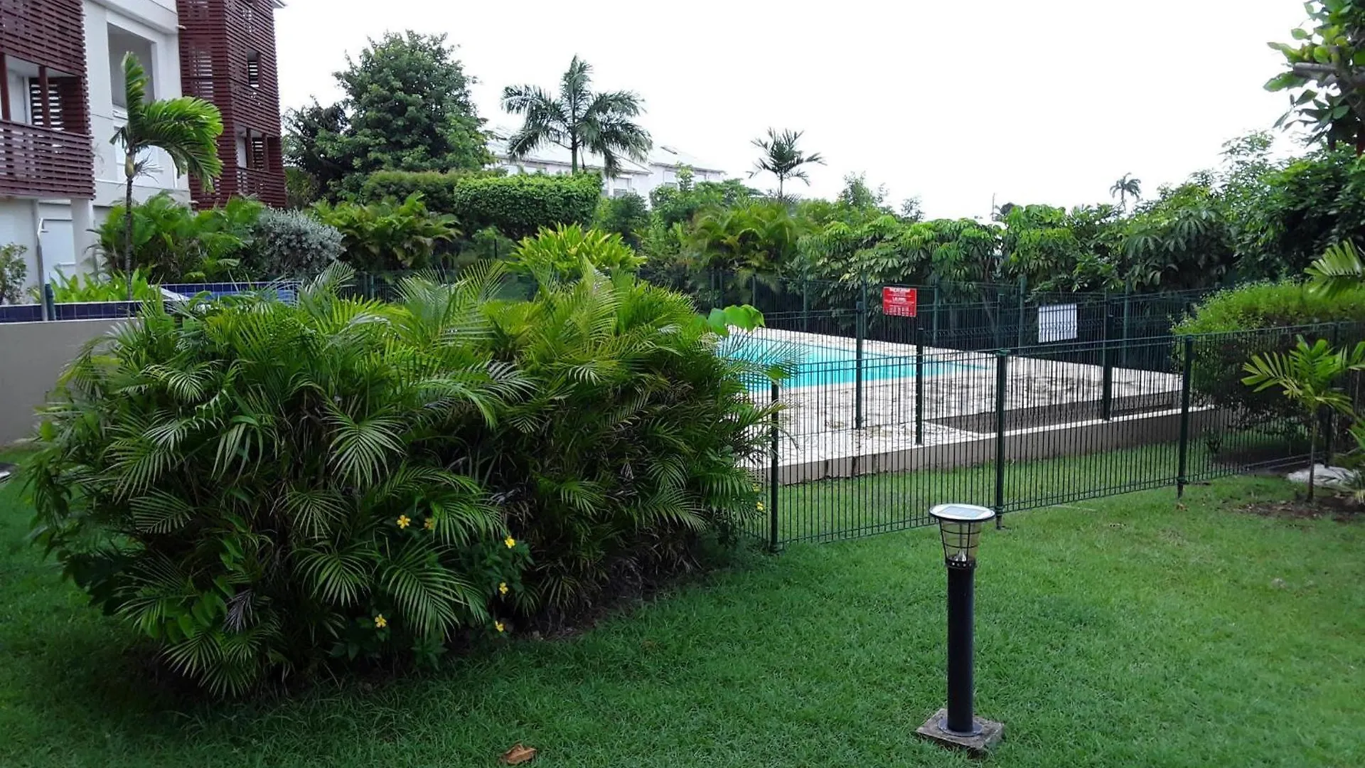 Duplex T2, 4 Adultes, Piscine, Plage A Proximite Le Gosier  Γουαδελούπη