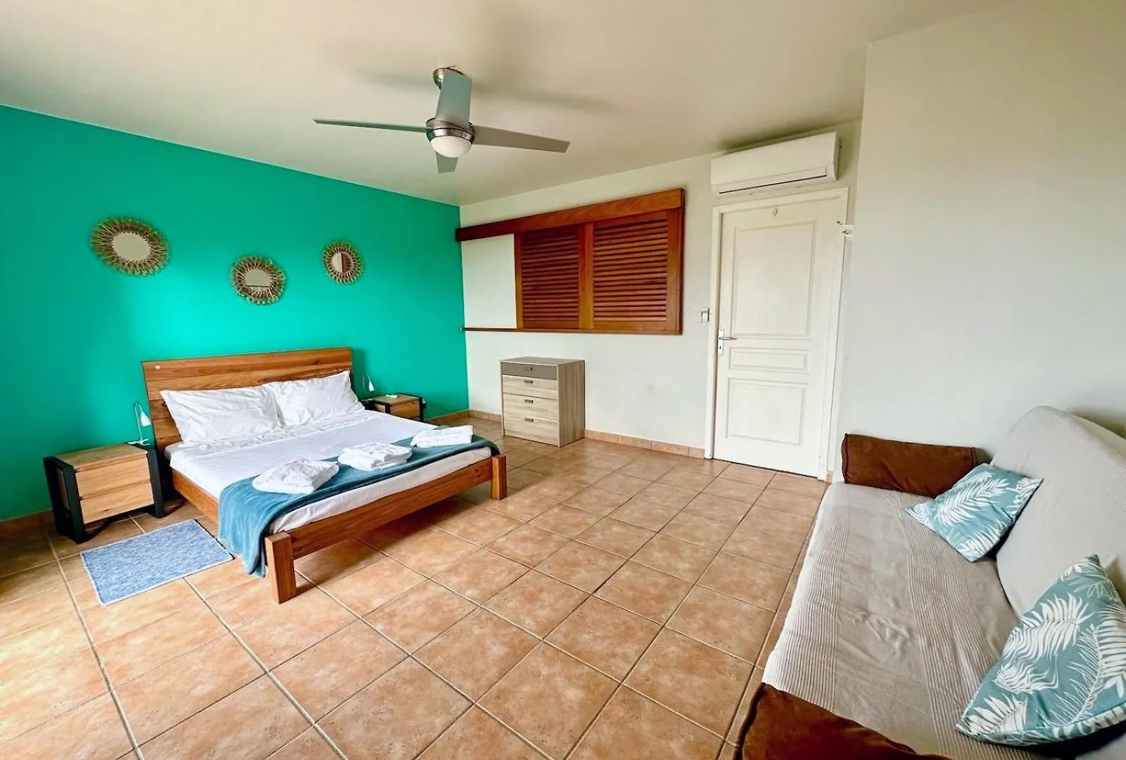 Duplex T2, 4 Adultes, Piscine, Plage A Proximite Le Gosier